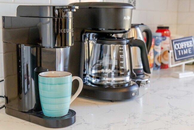 Building Photo - 640 S Columbia St