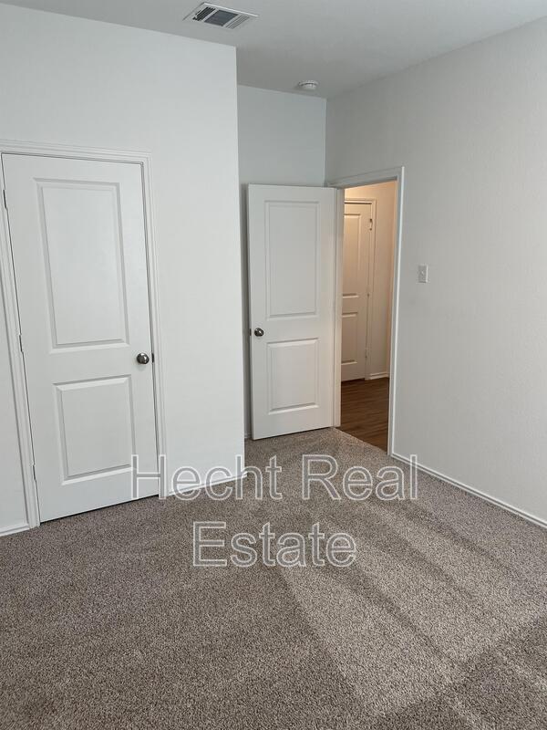 Building Photo - 10646 Vinateros Dr