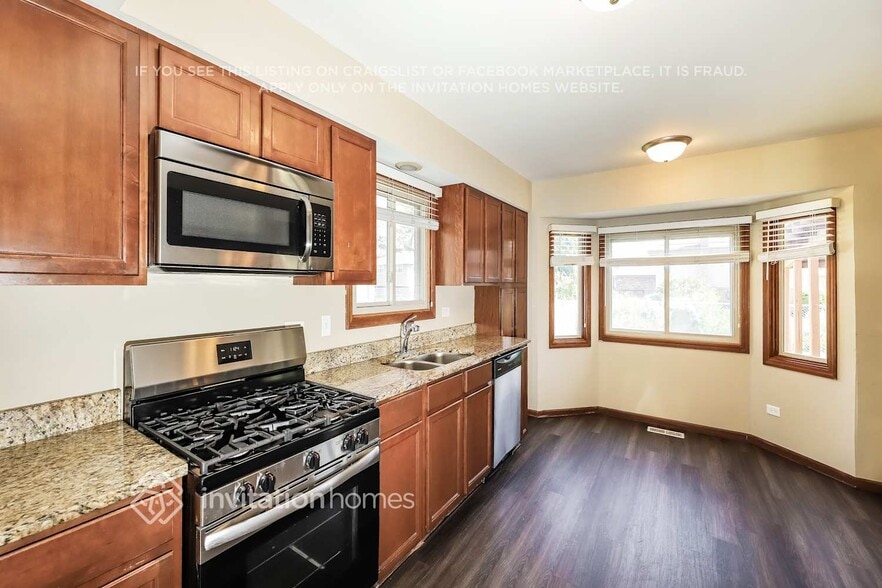 Building Photo - 17837 66th Ave