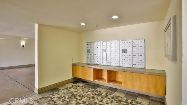 Building Photo - 8889 Caminito Plaza Centro