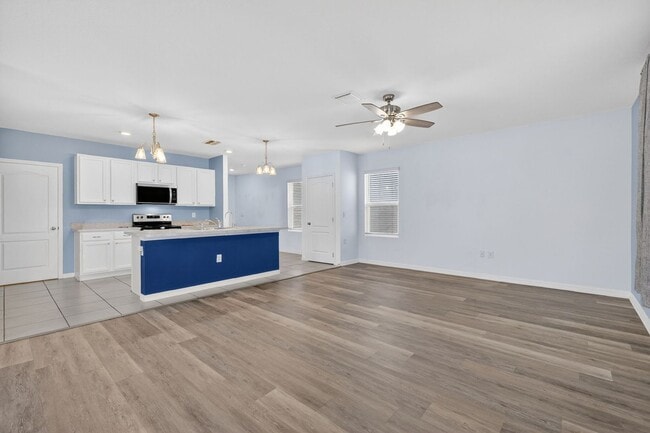 Building Photo - 3039 Tansy St