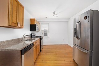 Building Photo - 170 Almy St