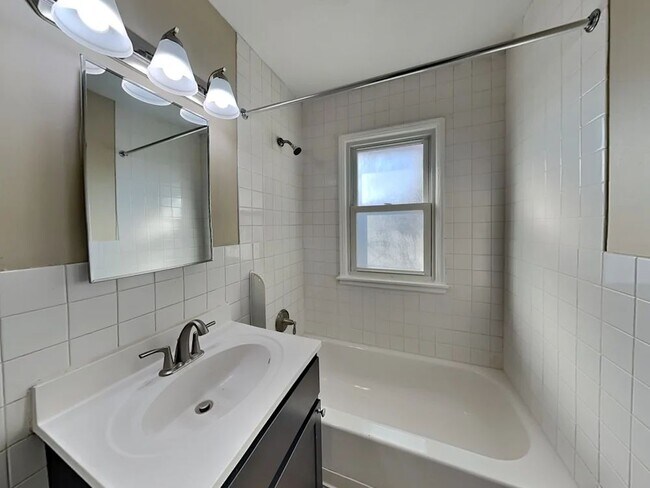 Building Photo - 3101 Nevada Ave S