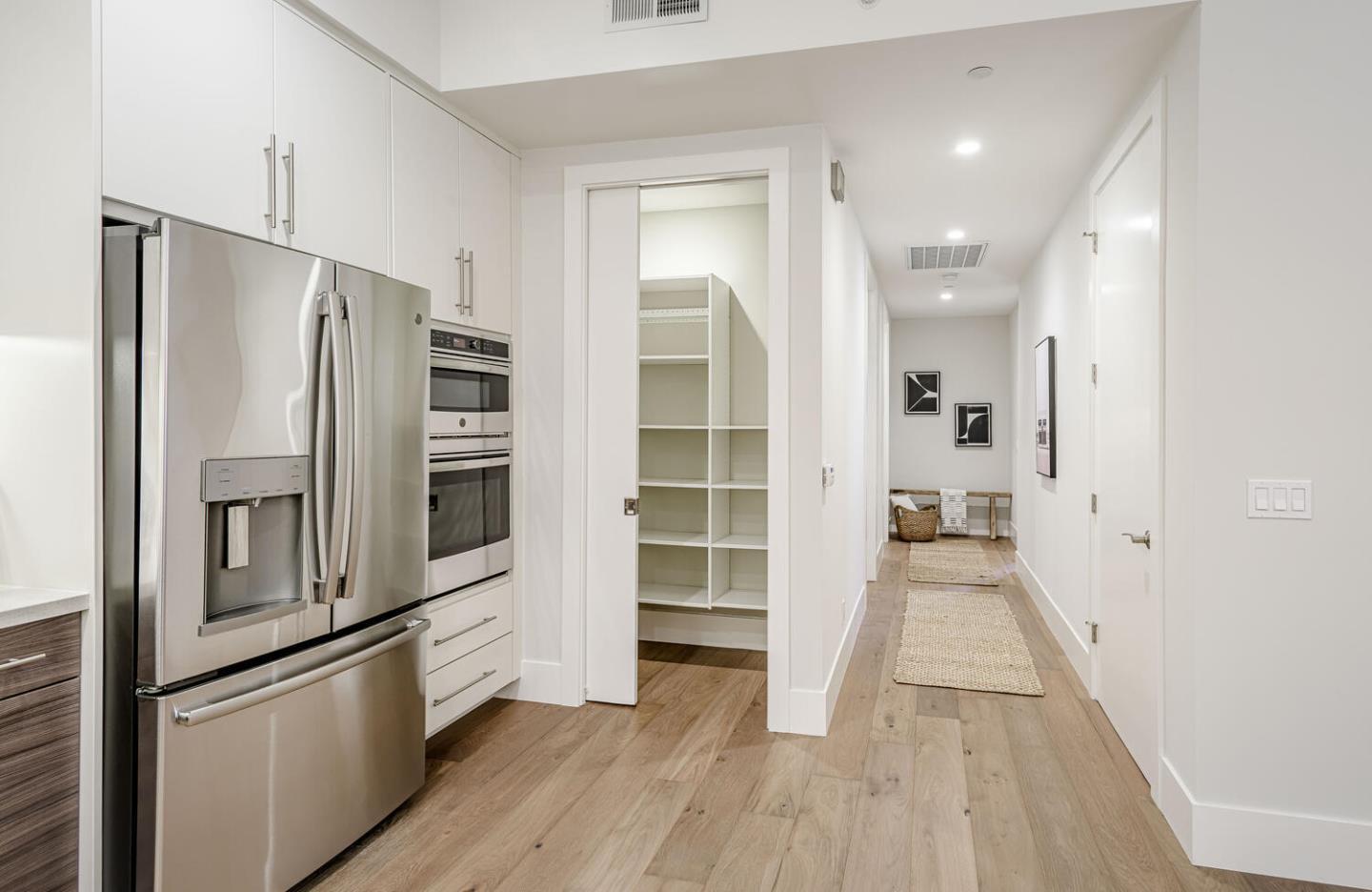 Building Photo - 600 El Camino Real