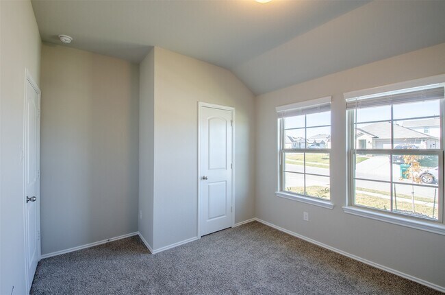 Building Photo - 13966 Fort Ward Way