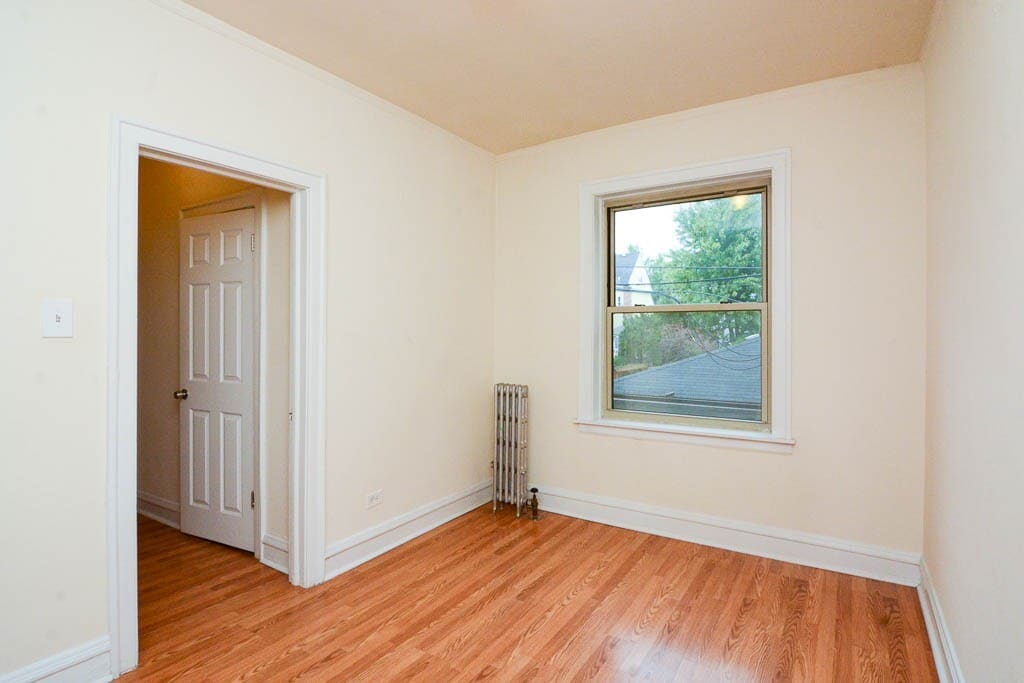 Building Photo - 2530 N Sawyer Ave