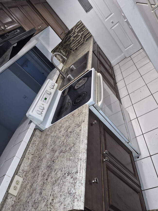 Building Photo - 4455 Treehouse Ln