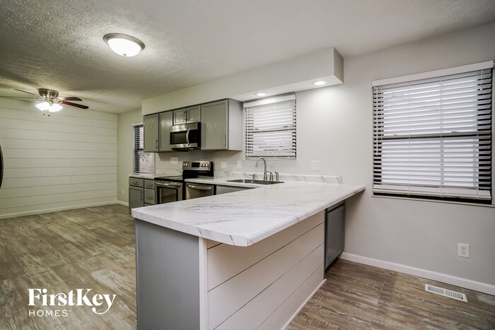 Building Photo - 659 Forestwood Dr