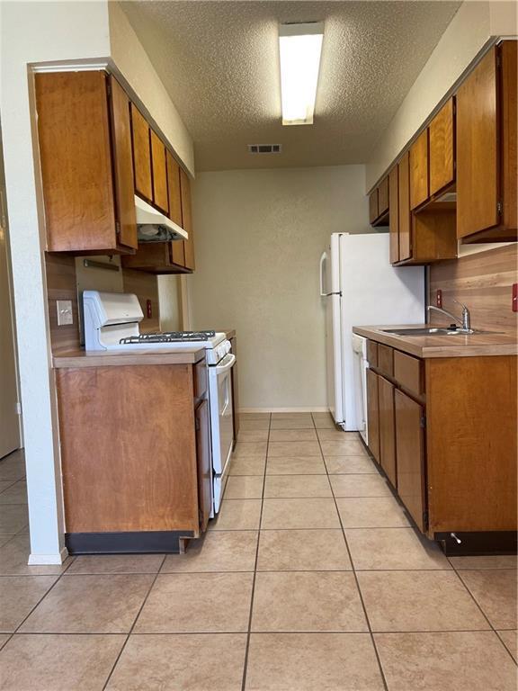 Building Photo - 6707 Skynook Dr