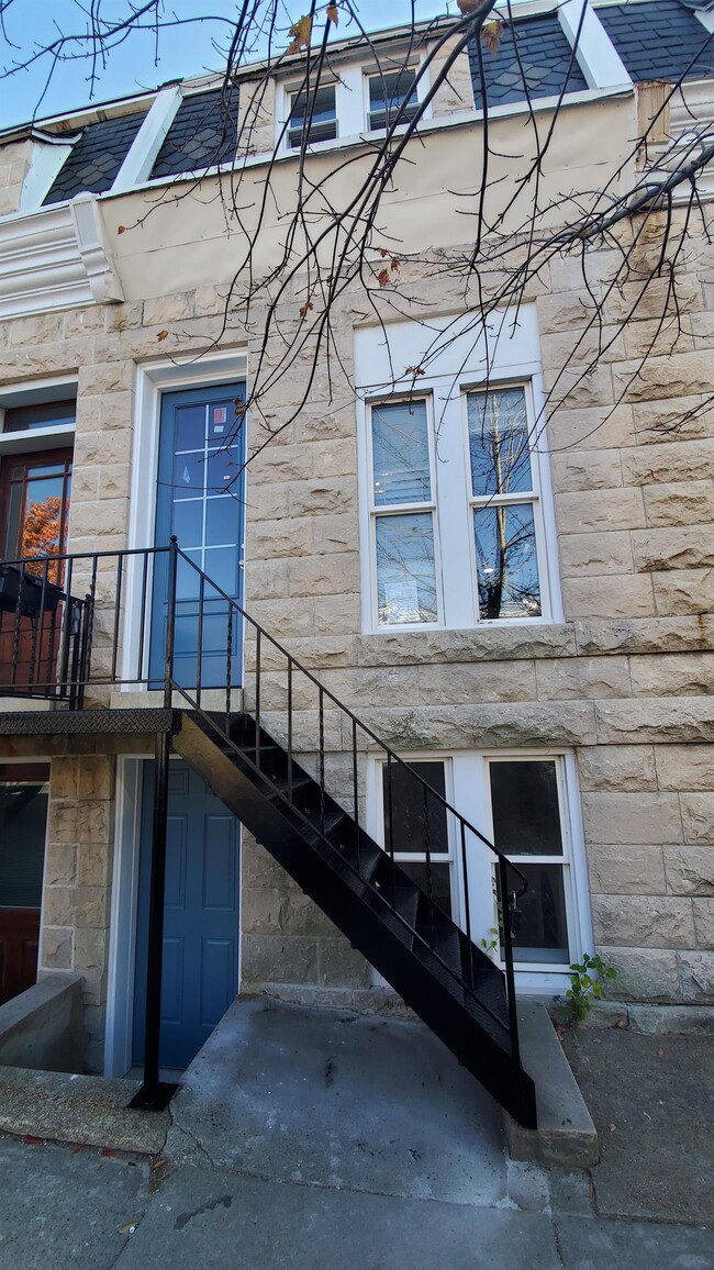 Building Photo - 315 W 30th St