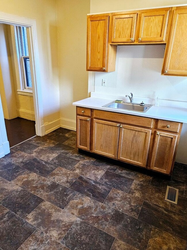 Building Photo - 15th & Wharton-South Philadelphia