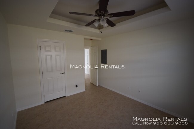 Building Photo - Tulipan Villas Apartments