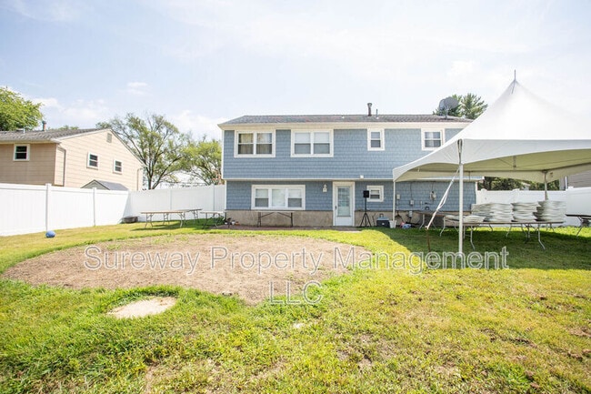 Building Photo - 319 Davistown Rd