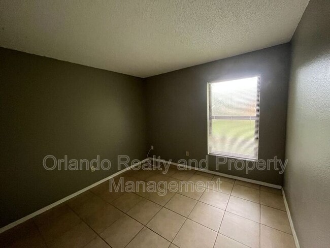 Building Photo - 1102 Dees Dr