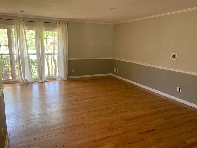 Building Photo - 1991 Idlewood Dr