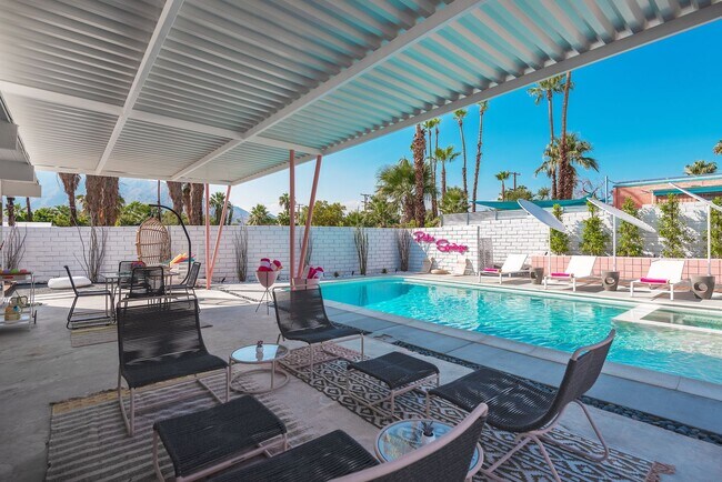 Building Photo - Retro Chic Oasis Saltwater Pool, Spa & Mnt...