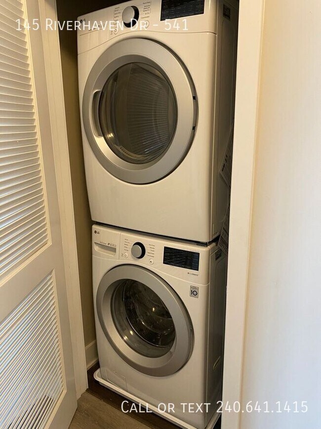 Building Photo - 145 Riverhaven Dr