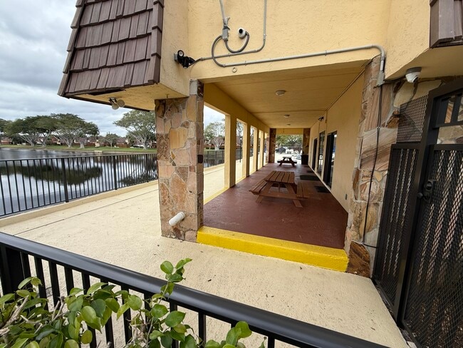 Building Photo - 1021 Springdale Cir