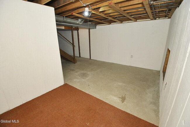 Building Photo - 33 B Ledgewood Dr