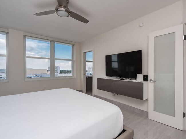 Building Photo - 888 Intracoastal Dr