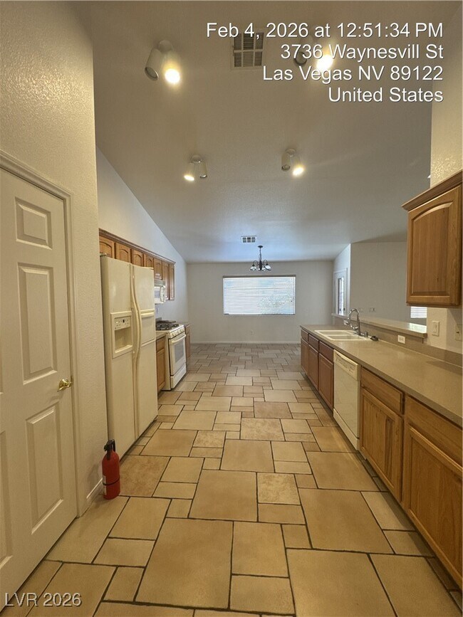 Building Photo - 3736 Waynesvill St