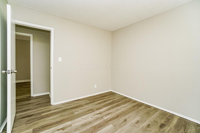 Building Photo - 5262 Hacket Dr