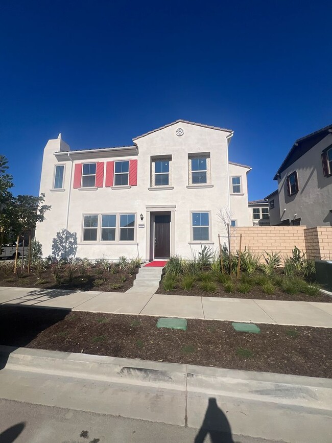 Building Photo - Camarillo - Brand New 4 bedroom, 3.5 home in