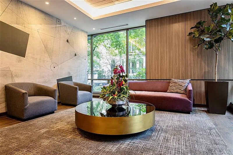 Building Photo - 1122 N Dearborn St