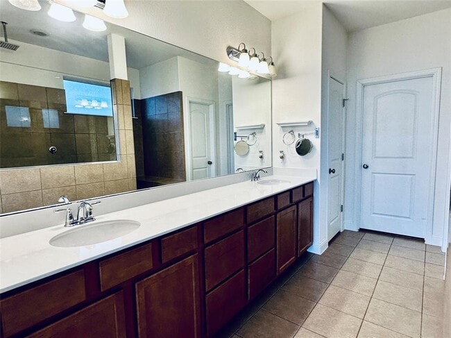 Building Photo - 3308 De Torres Cir