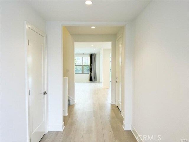 Building Photo - 148 Sabbia