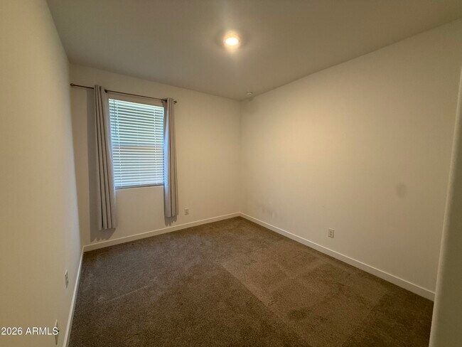 Building Photo - 1538 W Carmen St