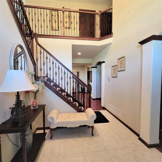 Building Photo - 520 Golden Eagle Ct