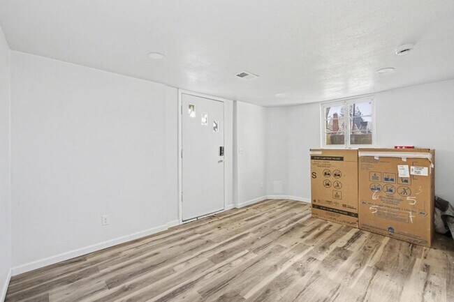 Building Photo - 1846 12th Ave