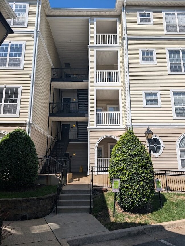 Building Photo - Palazzo at Park Center Top floor 2 bedroom...
