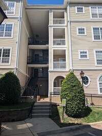 Building Photo - Palazzo at Park Center Top floor 2 bedroom...