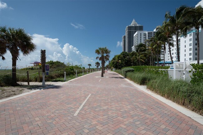 Building Photo - 5005 Collins Ave