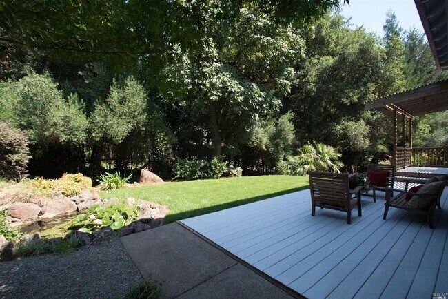 Building Photo - Beautifully Updated 5 Bedroom, 4 Bath Home...