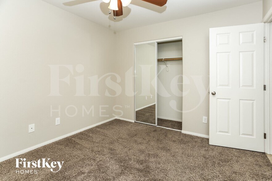 Building Photo - 3837 S Syracuse Dr