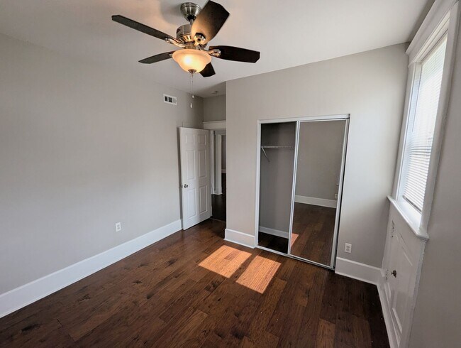 Building Photo - 5938 Cates Ave