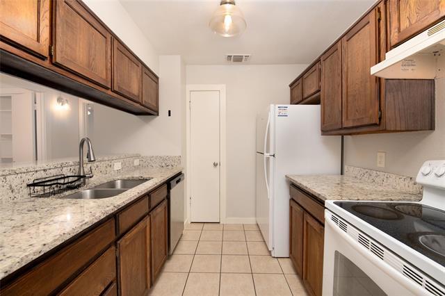 Building Photo - 1717 Meadow Oak Dr