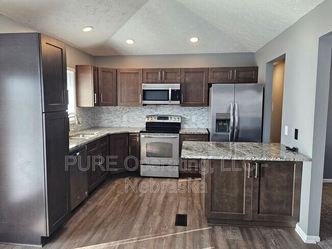 Building Photo - 8303 Vernon Ave