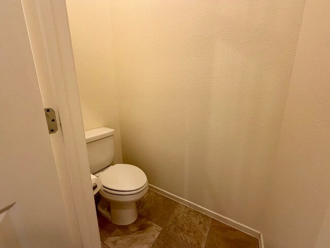Building Photo - 3 BED 2.5 BATH 2 CAR GARAGE SINGLE FAMILY HOME W/ LOFT, BACKYARD & COMMUNITY POOL, SPA, PLAYGROUN...
