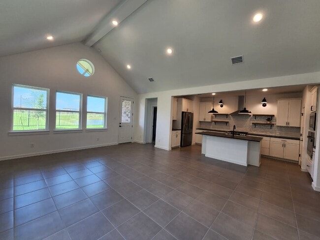Building Photo - 21226 Blue Blf Dr