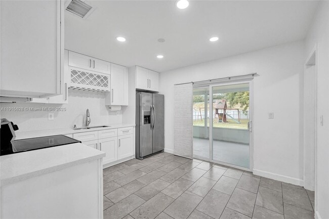 Building Photo - 6283 Sherman St