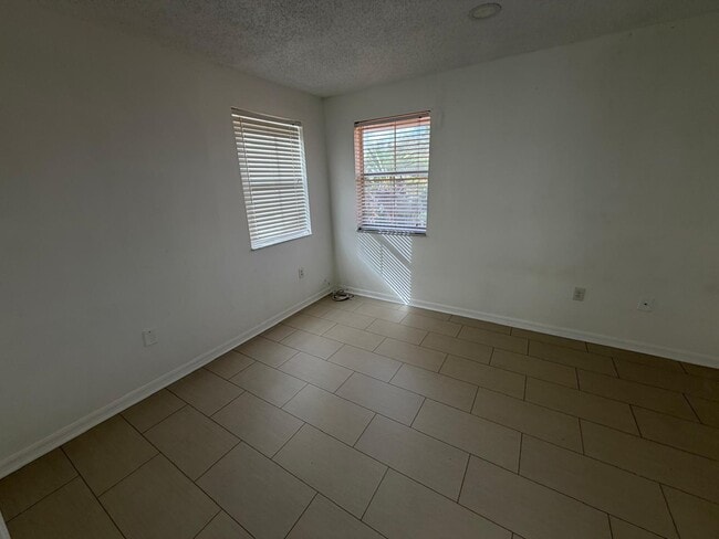 Building Photo - 3780 Amalfi Dr