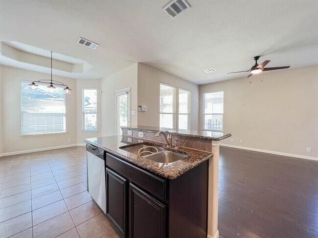 Building Photo - 921 Heritage Springs Trail