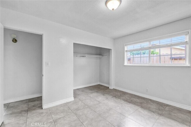 Building Photo - 9436 Ramona Ave