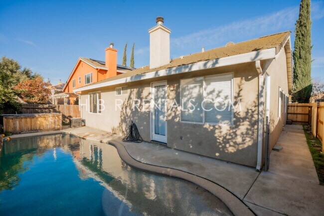 Building Photo - Charming 3-Bedroom Home with a Beautiful Pool in Lathrop! *POOL SERVICE INCLUDED*