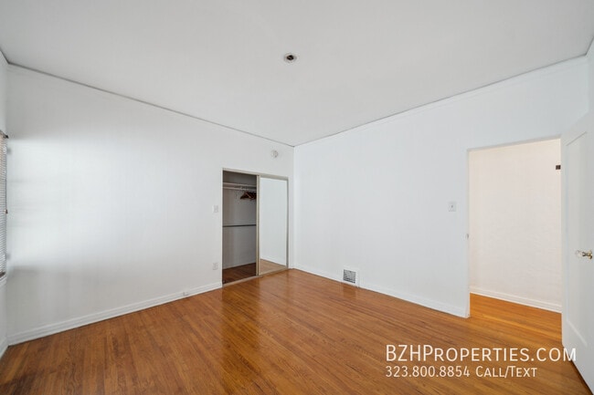 Building Photo - 139 S Elm Dr