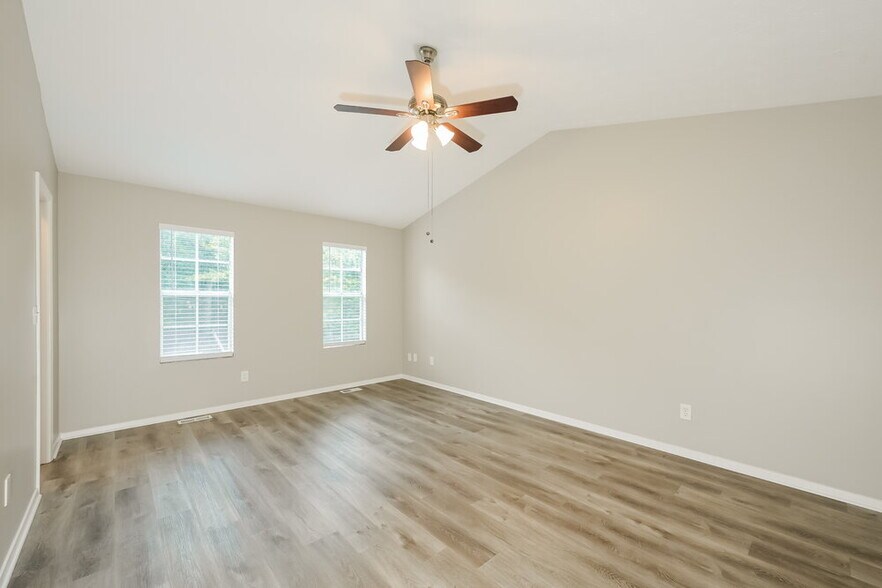 Building Photo - 445 Ridgedale Way
